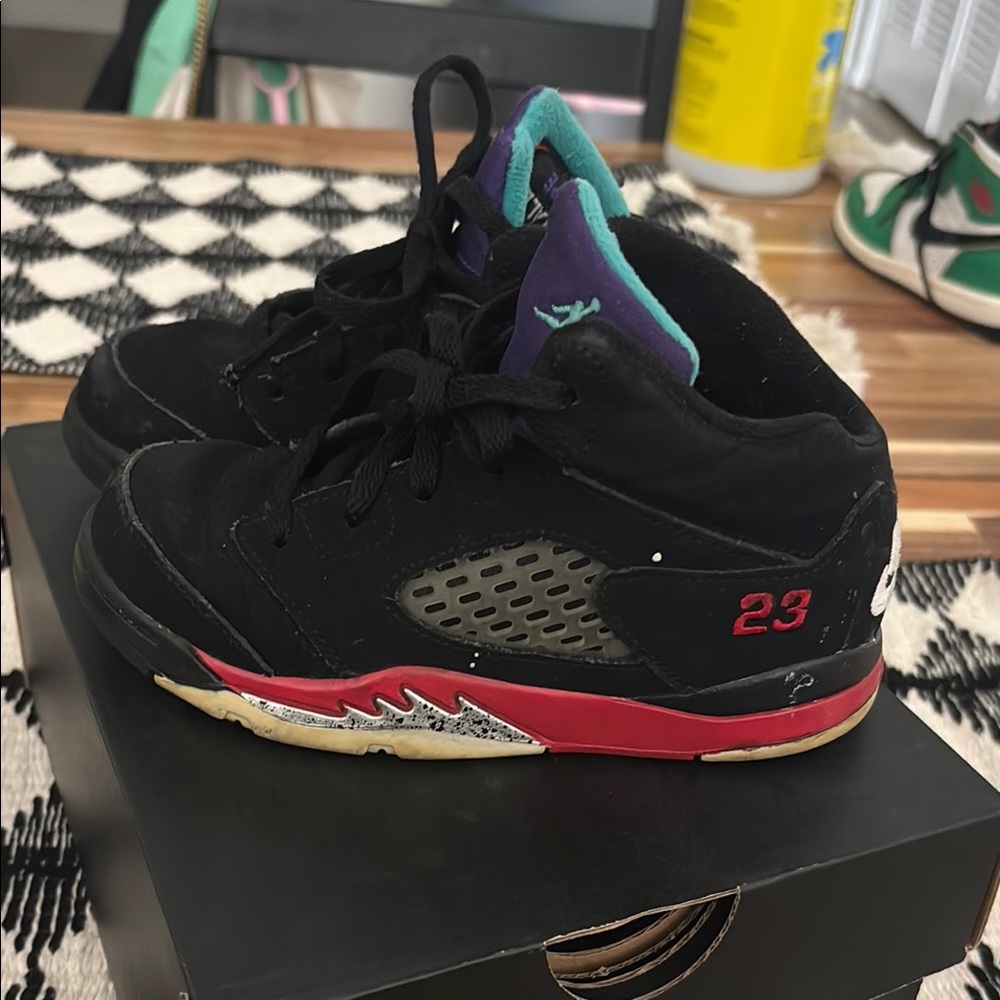 Jordan High CG Black and Red Sneakers